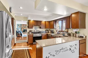 128 Edgebrook Dr, Sandwich, IL 60548 - Photo 6