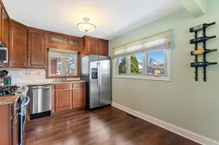 9966 S California Ave, Evergreen Park, IL 60805 - Photo 8
