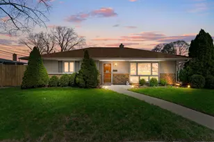 9966 S California Ave, Evergreen Park, IL 60805 - Photo 2
