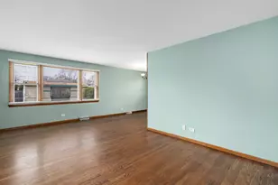 7102 Beechnut Ln, Darien, IL 60561 - Photo 4