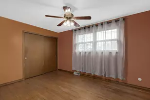 7102 Beechnut Ln, Darien, IL 60561 - Photo 12