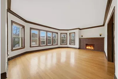 7634 S Phillips Avenue, Chicago, IL 60649 - Photo 6