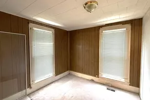 517 College Ave, Centralia, IL 62801 - Photo 4