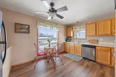 225 E Lincoln Avenue, Glendale Heights, IL 60139 - Photo 10