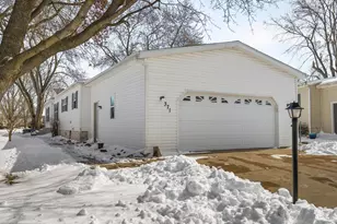 371 Elder Ln, Belvidere, IL 61008 - Photo 2