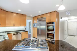 240 Osage Terrace, Buffalo Grove, IL 60089 - Photo 8