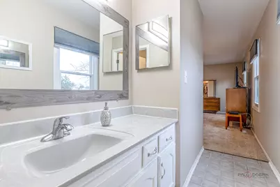 240 Osage Terrace, Buffalo Grove, IL 60089 - Photo 18