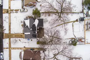 827 N 10th St, Dekalb, IL 60115 - Photo 4