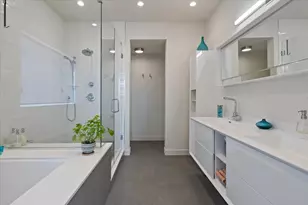 559 E 50th St, Chicago, IL 60615 - Photo 20