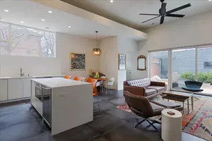 559 E 50th St, Chicago, IL 60615 - Photo 12