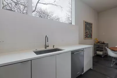 559 E 50th Street, Chicago, IL 60615 - Photo 18
