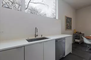 559 E 50th St, Chicago, IL 60615 - Photo 18