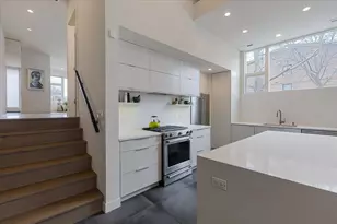 559 E 50th St, Chicago, IL 60615 - Photo 16