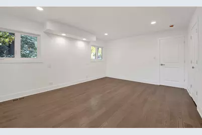 6444 N Knox Avenue, Lincolnwood, IL 60712 - Photo 4