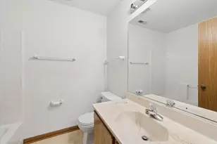 3 Dewalt Ct, Elmhurst, IL 60126 - Photo 12