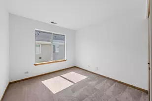 3 Dewalt Ct, Elmhurst, IL 60126 - Photo 8