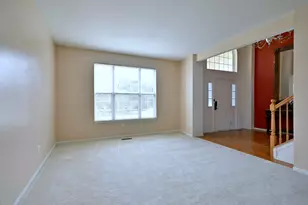 2914 Kelly Dr, Elgin, IL 60124 - Photo 6