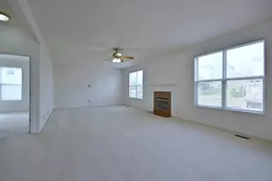2914 Kelly Dr, Elgin, IL 60124 - Photo 14