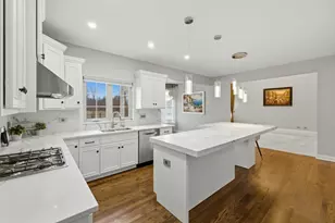 [Address not provided], Elgin, IL 60124 - Photo 4