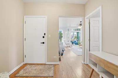 7657 N Greenview Avenue #2, Chicago, IL 60626 - Photo 2