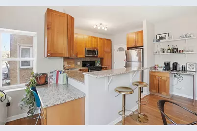 7657 N Greenview Avenue #2, Chicago, IL 60626 - Photo 8