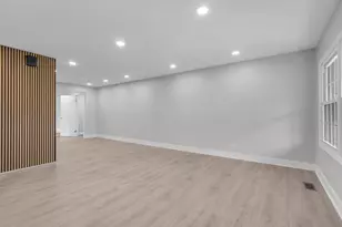 272 E Wrightwood Ave, Glendale Heights, IL 60139 - Photo 10