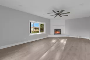 272 E Wrightwood Ave, Glendale Heights, IL 60139 - Photo 14