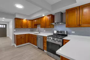 272 E Wrightwood Ave, Glendale Heights, IL 60139 - Photo 8