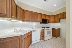 1517 N Dearborn Pkwy, Chicago, IL 60610 - Photo 30