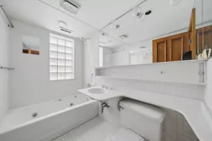 1517 N Dearborn Pkwy, Chicago, IL 60610 - Photo 22