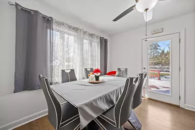 300 S Cumberland Parkway, Des Plaines, IL 60016 - Photo 6