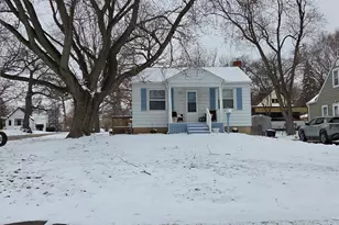 542 Whitney Ave, Winthrop Harbor, IL 60096 - Photo 1