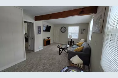 542 Whitney Avenue, Winthrop Harbor, IL 60096 - Photo 6