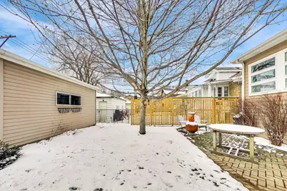7842 N Karlov Avenue, Skokie, IL 60076 - Photo 34