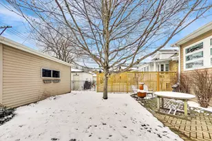 7842 N Karlov Ave, Skokie, IL 60076 - Photo 34