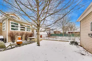 7842 N Karlov Ave, Skokie, IL 60076 - Photo 36