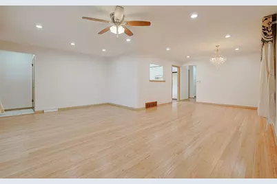 475 Courtesy Lane, Des Plaines, IL 60018 - Photo 4