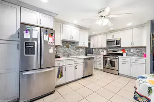 714 Elmwood Dr, Carpentersville, IL 60110 - Photo 6