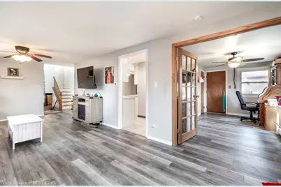 714 Elmwood Drive, Carpentersville, IL 60110 - Photo 4