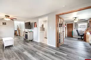 714 Elmwood Dr, Carpentersville, IL 60110 - Photo 4