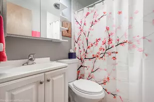 714 Elmwood Dr, Carpentersville, IL 60110 - Photo 18