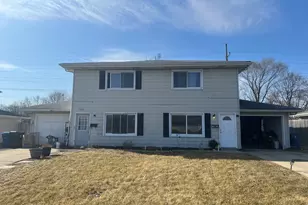 1060 N Highland Ave, Aurora, IL 60506 - Photo 2