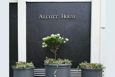 [Address not provided], Chicago, IL 60610 - Photo 2