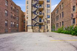 5421 S Cornell Ave, Chicago, IL 60615 - Photo 32