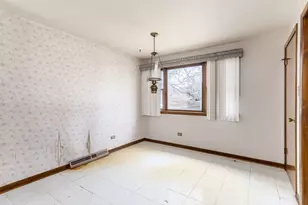 9430 S 81st Ave, Hickory Hills, IL 60457 - Photo 14