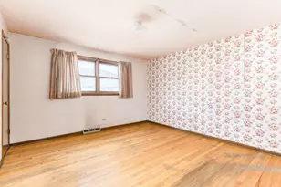 9430 S 81st Ave, Hickory Hills, IL 60457 - Photo 16