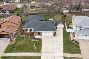 15318 Teebrook Dr, Orland Park, IL 60462 - Photo 2