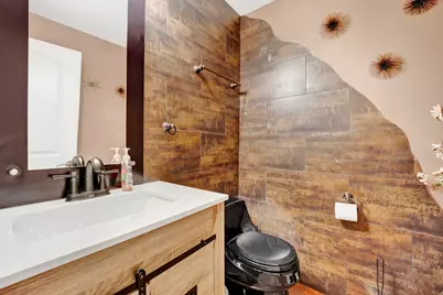 2323 Douglas Avenue, Des Plaines, IL 60018 - Photo 10