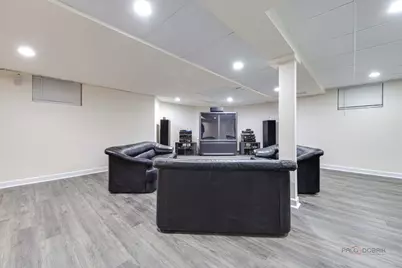 2111 Franklin Drive, Glenview, IL 60026 - Photo 28