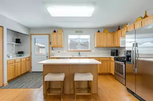 1994 Middlebury Dr, Aurora, IL 60503 - Photo 6